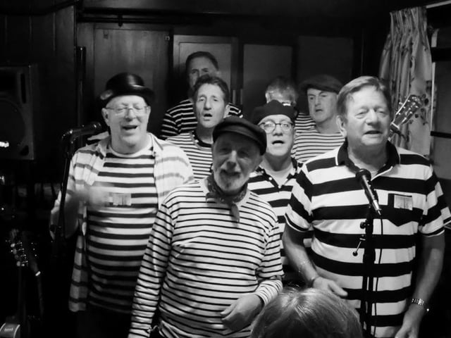 Milton Keynes own Sloop Groggy Doggs performing sea shanty songs pre-COVID