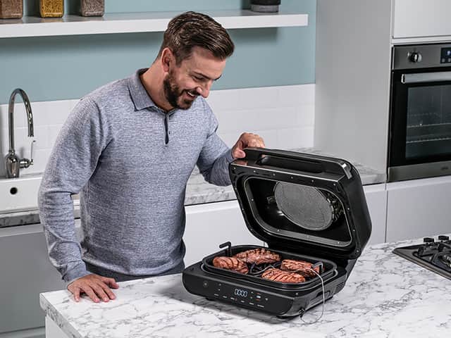 <p>Ninja Foodi Max Health Grill Air Fryer</p>