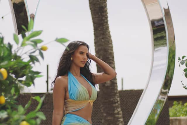 Maya Jama arrives at the Love Island villa to announce a shock twist.