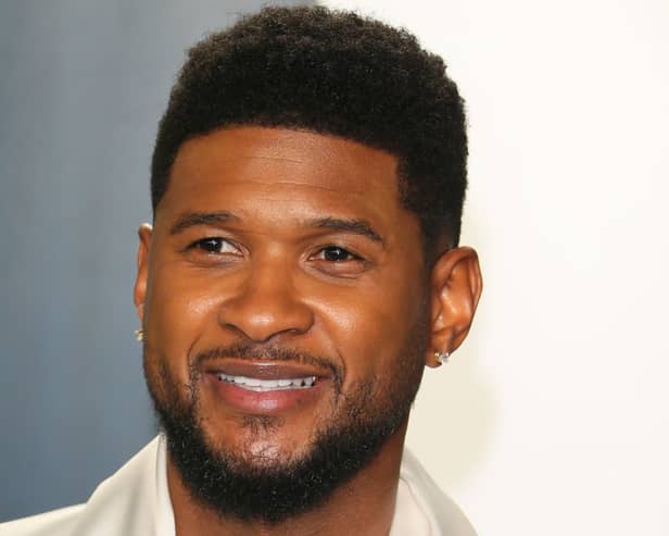 US singer Usher attends the 2020 Vanity Fair Oscar Party following the 92nd Oscars at The Wallis Annenberg Center for the Performing Arts in Beverly Hills on February 9, 2020. (Photo by Jean-Baptiste Lacroix / AFP) (Photo by JEAN-BAPTISTE LACROIX/AFP via Getty Images)