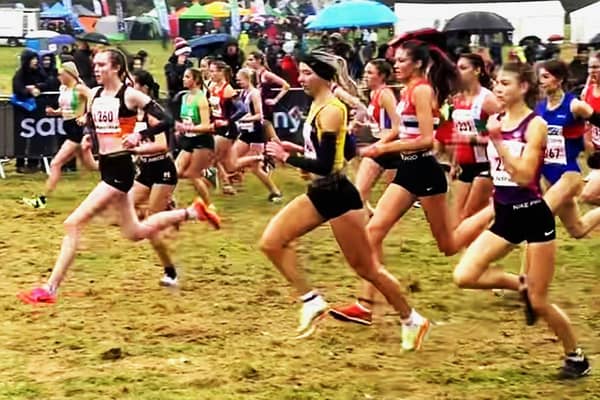 Mille Freeland at the head of over 90 starters in the U20s women's race