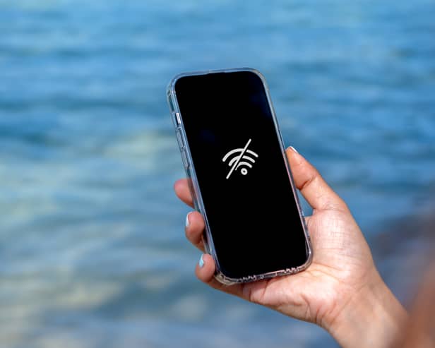 The 10 worst signal dead spots where you will get poor phone signal in the UK