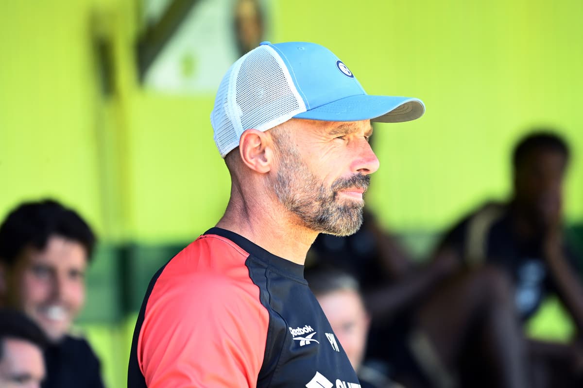 Warne wants Dons to scour Europe for future signings