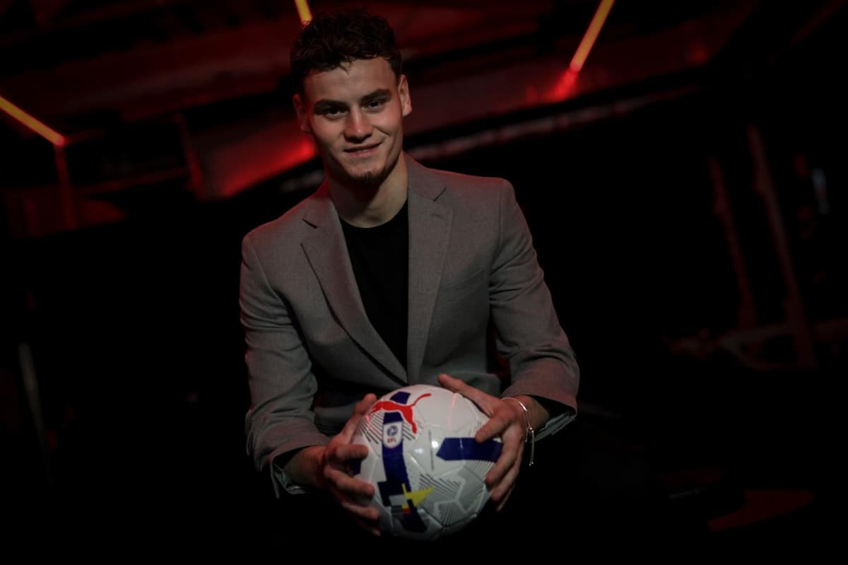 Wer ist Charlie Setford, der neueste Neuzugang der MK Dons?