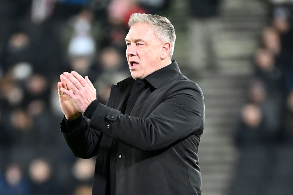 „Das ganze Land war gegen uns“: Reds-Trainer Lindsey punktet bei MK Dons