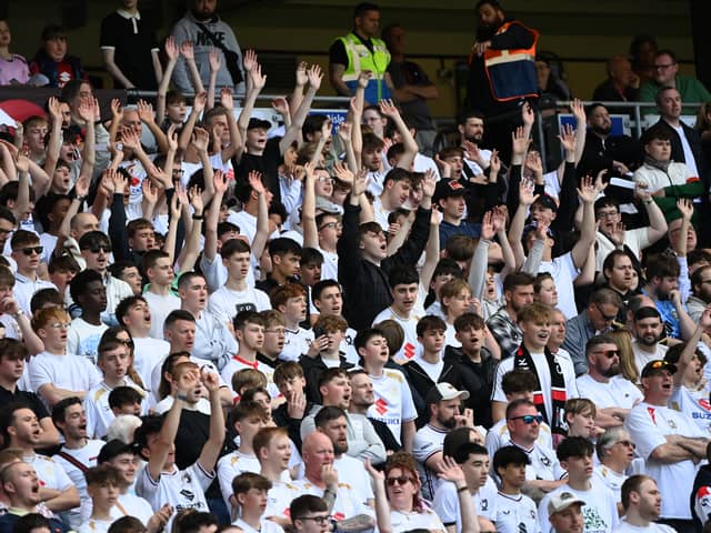 MK Dons fans