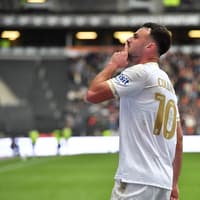 Collins or Kane are the only two Warne wants a chance to fall to