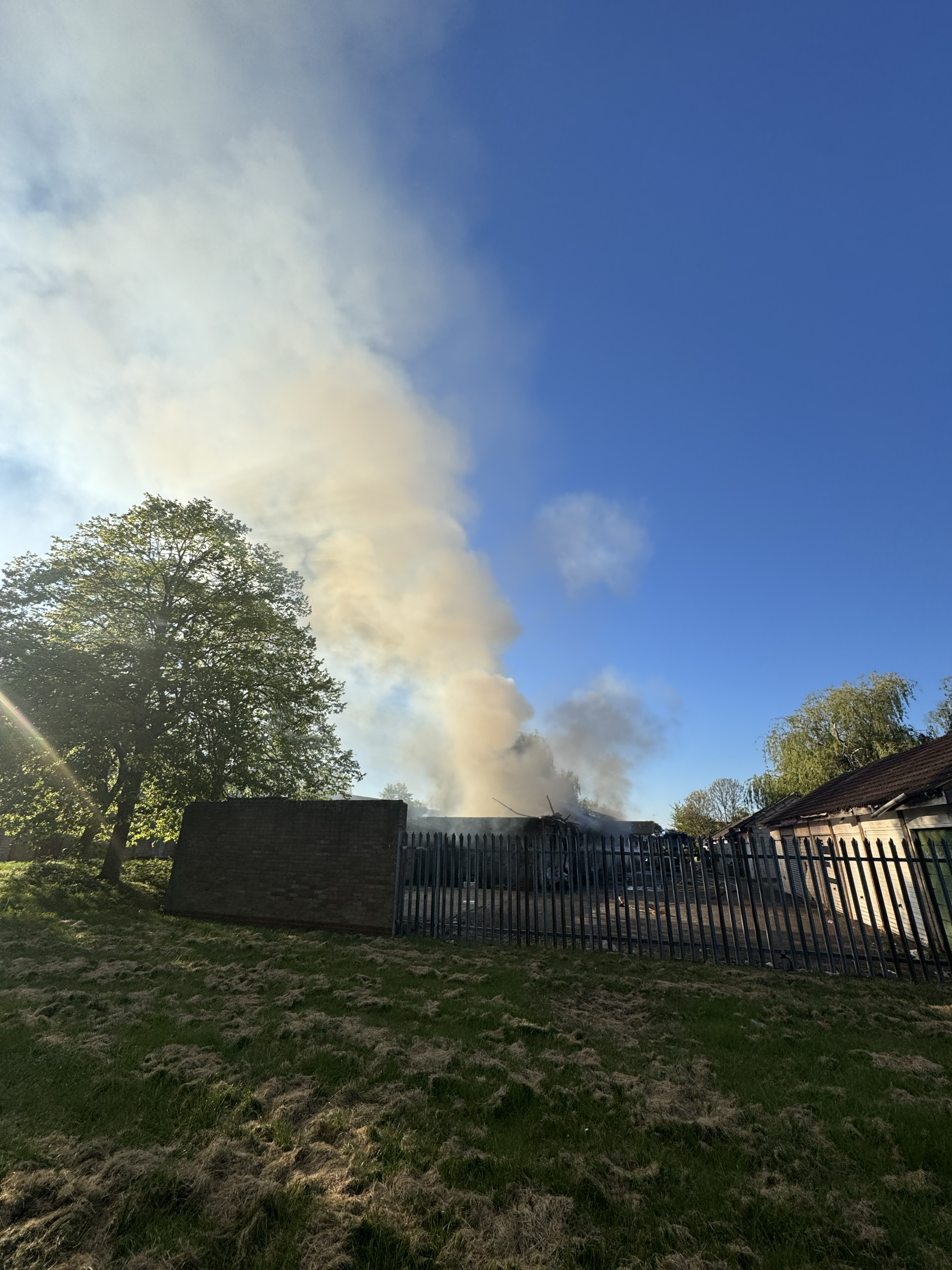 Video shows huge plume of smoke after another fire in Milton Keynes as ...