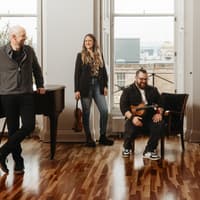 Fiddle music legends bring party spirit to The Stables in Wavendon