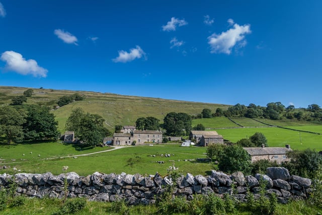 Yockenthwaite Farm is used as the exterior of the Aldersons' farm. It is in the small settlement of Yockenthwaite between Buckden and Hawes.