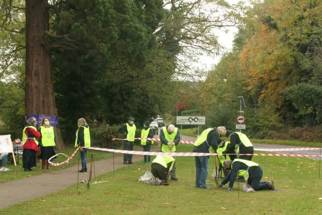 Members planted hundreds of bulbs