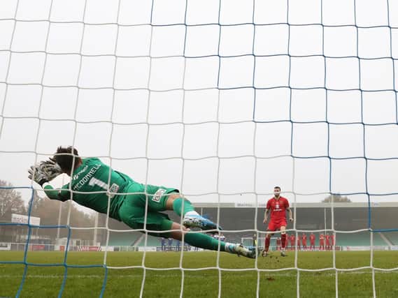 Joe McDonnell denies Ben Gladwin during the shoot-out