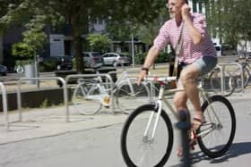 Headphones should be banned while cycling, says the charity