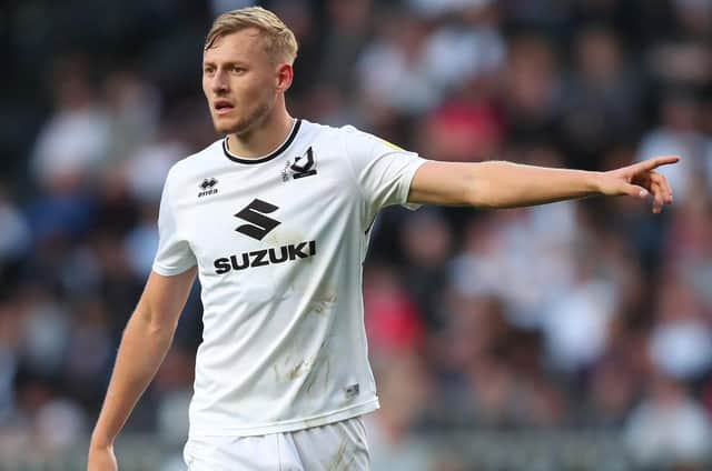 Harry Darling is set to join Swansea City after completing a medical with the Championship side