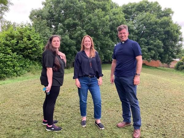 Mariee Wymer (Chair Lakes Residents Association), Cllr Emily Darlington and Steve Hallett (Chair LERF)