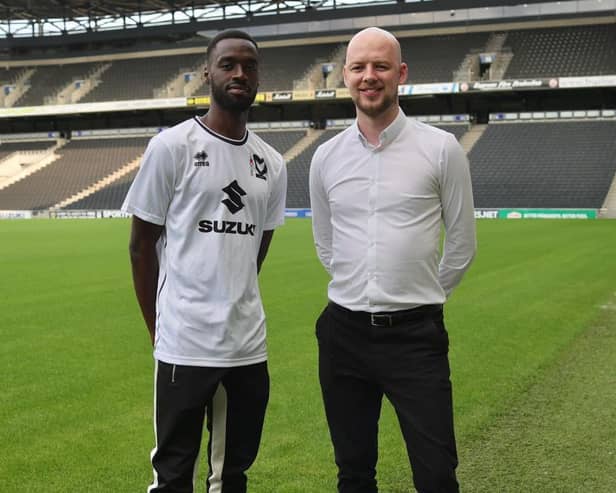 Mo Eisa with Sporting Director Liam Sweeting