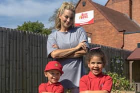 Kimberly Wyatt with Busy Bees members