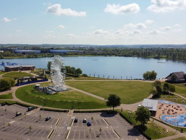 Willen Lake is perfect for outdoor adventures in all seasons. The park features two lakes to explore and a wide range of activities for all ages.