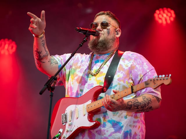 Rag 'n' Bone Man performing at Campbell Park, Milton Keynes, July 16, 2022. Photo by David Jackson.