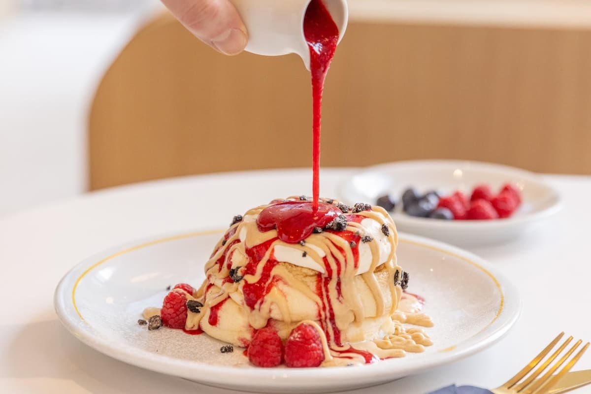 Flauschige Soufflé-Pfannkuchen und beliebtes chinesisches Restaurant ...
