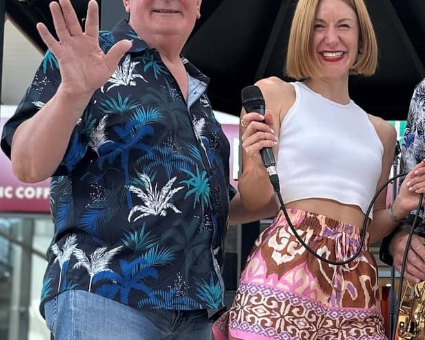 The Fabulolus Miss Jones Duo
