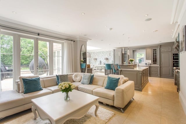 This gorgeous open plan kitchen and lounge area has been finished to a high specification.