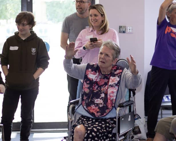 Families living with PSP &amp; CBD take part in an exercise class