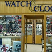 Men steal jewellery worth more than £20,000 from watch shop in Milton Keynes