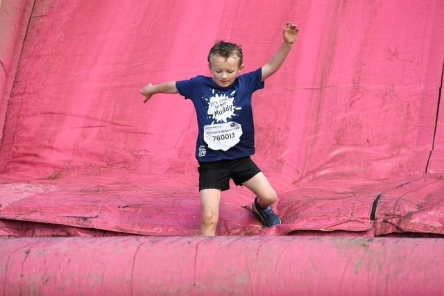 Muddy Inflatable Gallery: Milton Keynes hosts Race For Life Pretty Muddy Kids day ...