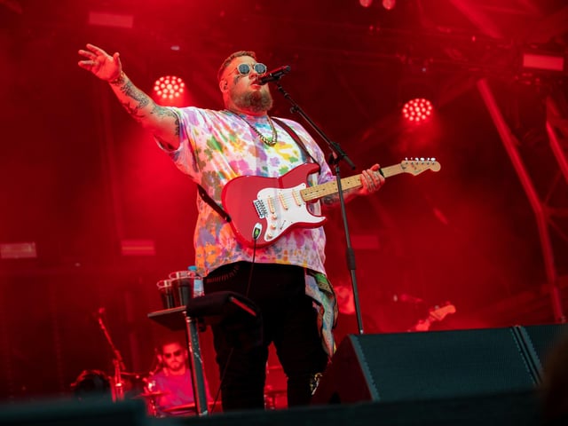 Rag 'n' Bone Man performing at Campbell Park, Milton Keynes, July 16, 2022. Photo by David Jackson.