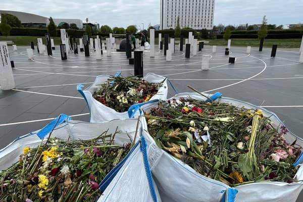 The flowers for the Queen have been carefully removed