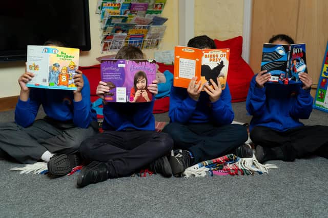 Schoolreaders matches volunteers to local primary schools and provides over 33,000 weekly classroom reading sessions in England, connecting volunteers with primary schools.