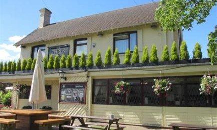 This award winning Gastro-pub serves a variety of Great British classics and more. Meals are freshly made and expertly crafted using as much locally sourced quality produce as possible. And not to be missed is the pub's 7-day Gold Standard Carvery for your favourite roast alongside a range of delicious drinks including local ales.