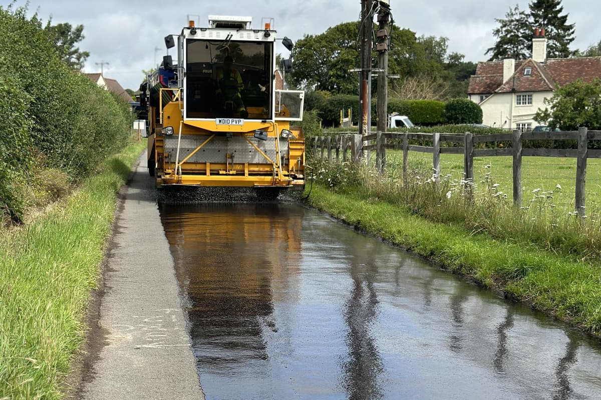 Council introduces innovative surface dressing programme on roads - including the C93 at Woburn 