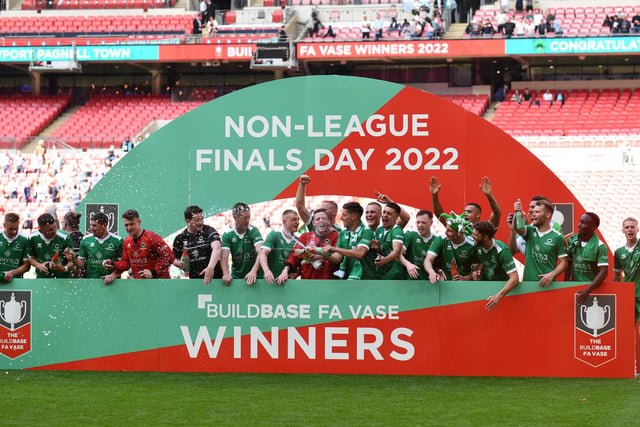Newport Pagnell lift the FA Vase