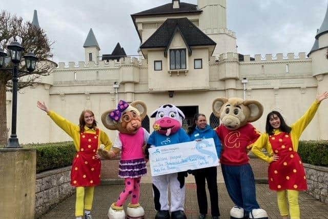 The team at Gulliver’s Land with Gullivers’ mascots Gully Mouse and Gilly Mouse, Nikki Poole from Willen Hospice and Willen Hospice’s mascot, Florence Moo.