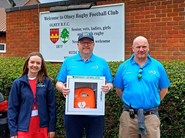 Rebecca Vardon, Taylor Wimpey South Midlands (left) pictured with the Olney RFC team