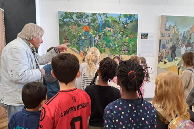 Jack Watto talks about the loss of biodiversity to local school children during his exhibition Art for Planet Earth