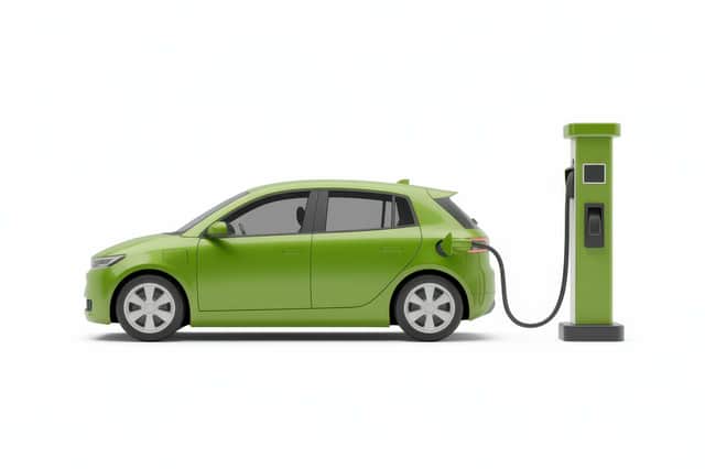 Dilemma to use EV or hyrdogen fuel car (photo: Adobe)