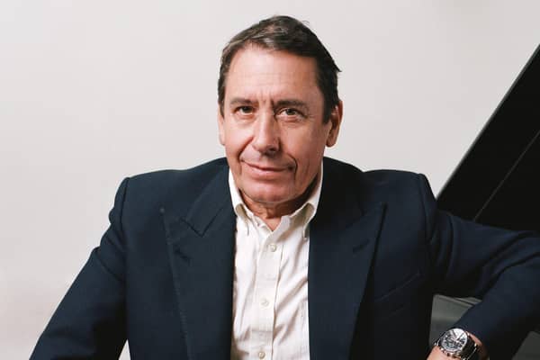 Who’s set to appear with Jools Holland during his annual Hootenanny this year?