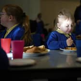 Schools in Milton Keynes should all sign up to the government's new free brfeakfast scheme, says the council