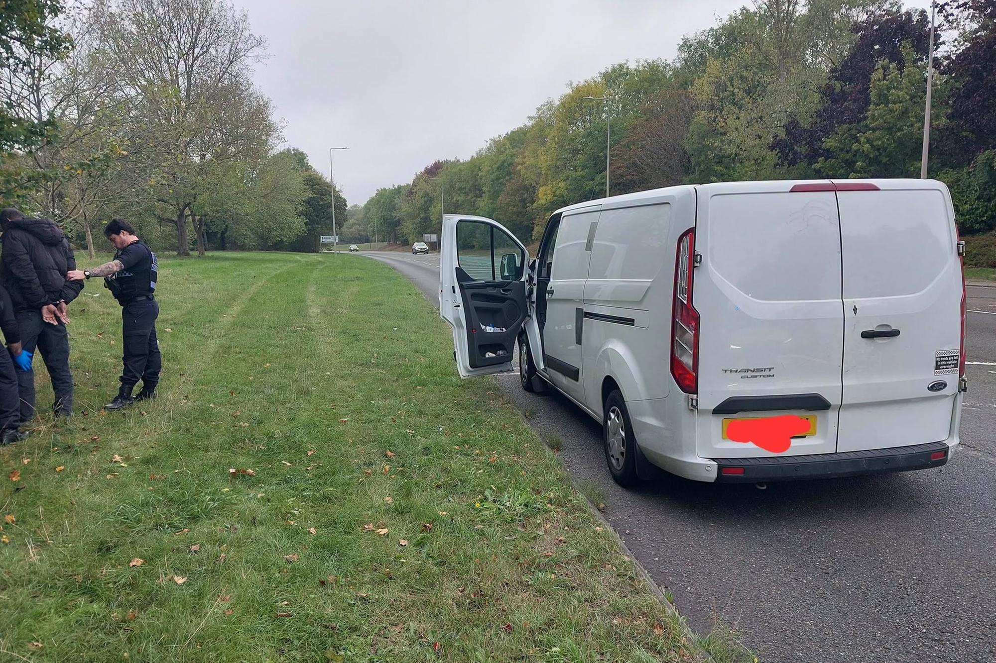 Mann wegen Verstößen gegen das Einwanderungsrecht in Milton Keynes ...