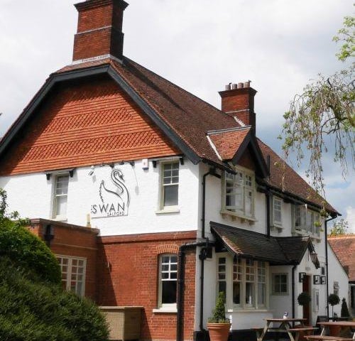 Just outside Milton Keynes, nestles the lovely village of Salford, the sitre of the popular Swan pub and restaurant.
Many pronounce the place as it is spelled – Sal-ford. Actually that is wrong. The ‘l’ is silent and the correct pronunciation, according to locals, is Saf-ord.