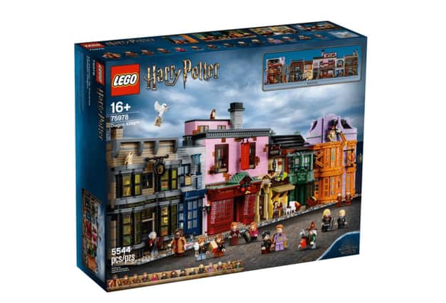 Do you know a Harry Potter fan that needs this set? (Photo: Lego)