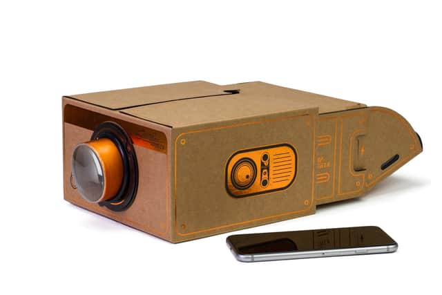 Firebox Smartphone Projector: £19.99