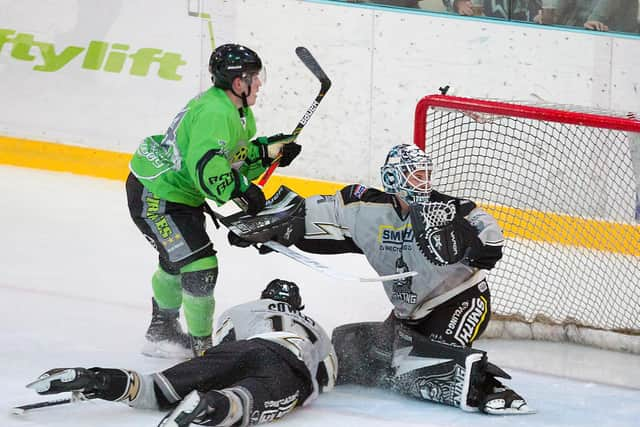 MK Lightning vs Hull Pirates