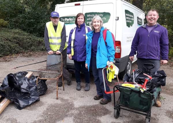 Parks Trust volunteers at canal clean up