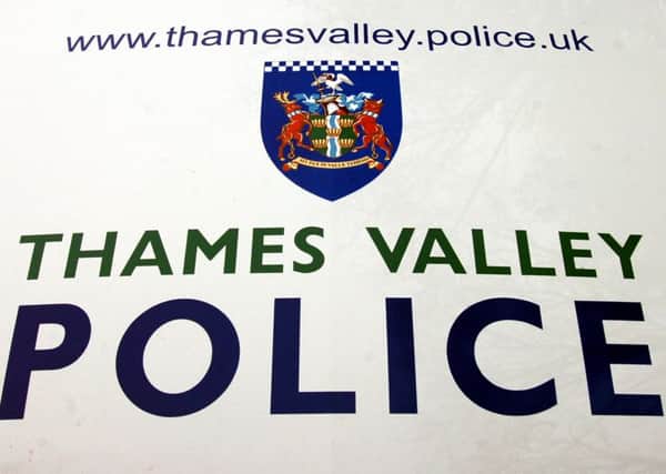 MHBG-17-01-13 Thames Valley PoliceThames Valley Police SignLogoPolice car PNL-141107-120748001