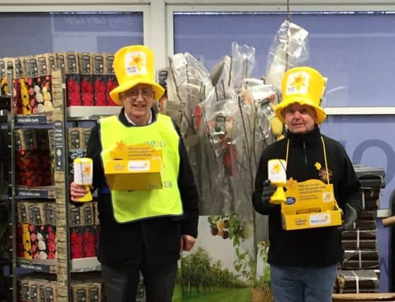Bletchley Lions collect for Marie Curie at Tesco Bletchley PNL-160803-172309001