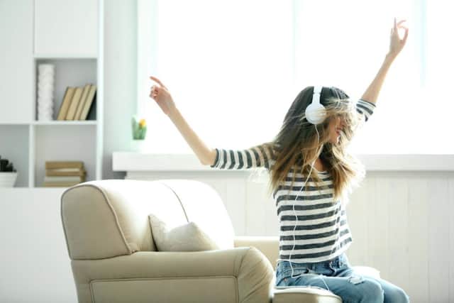 Listening to loud music on personal devices could be leading to an epidemic of deafness among young people, a study shows.